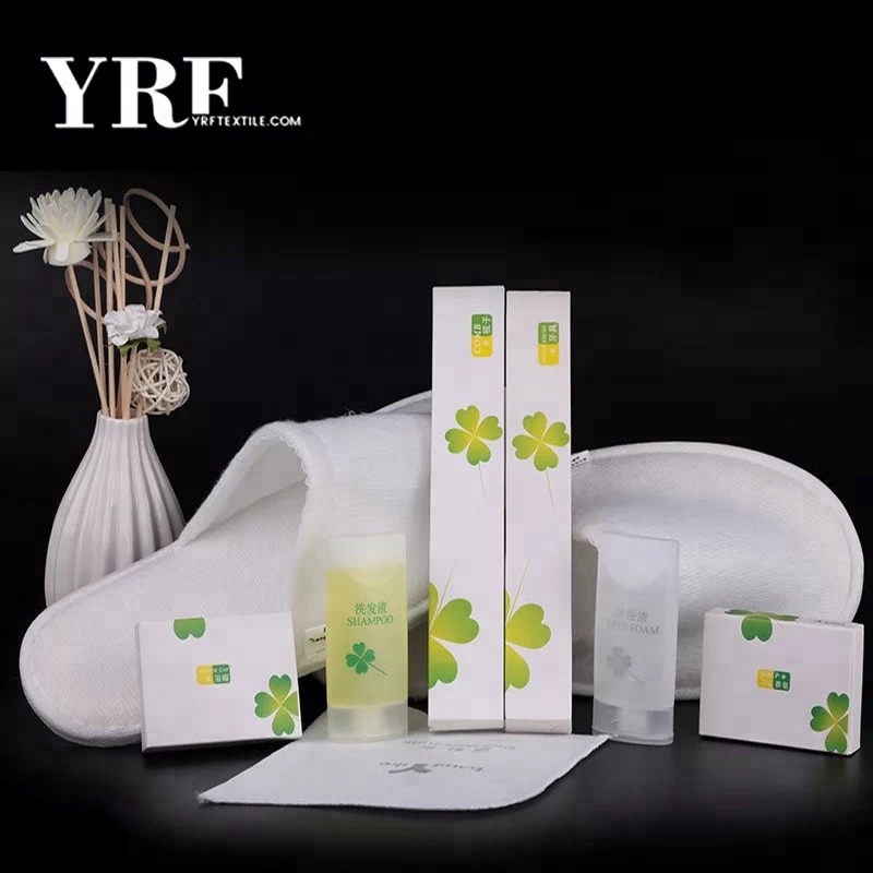 YRF Hotel Room White Care Shower Gel Set