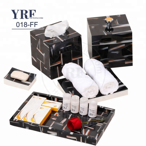 YRF 5-sterren hotelkamer badkamer zwart acryl zeepbakje